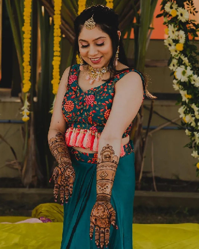 Bridal mehandi design applied by professional mehandi artist in Ghaziabad